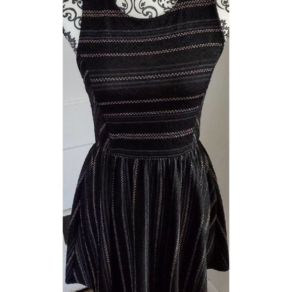 Super cute dark gray with stripes dress - Picture 4 of 4